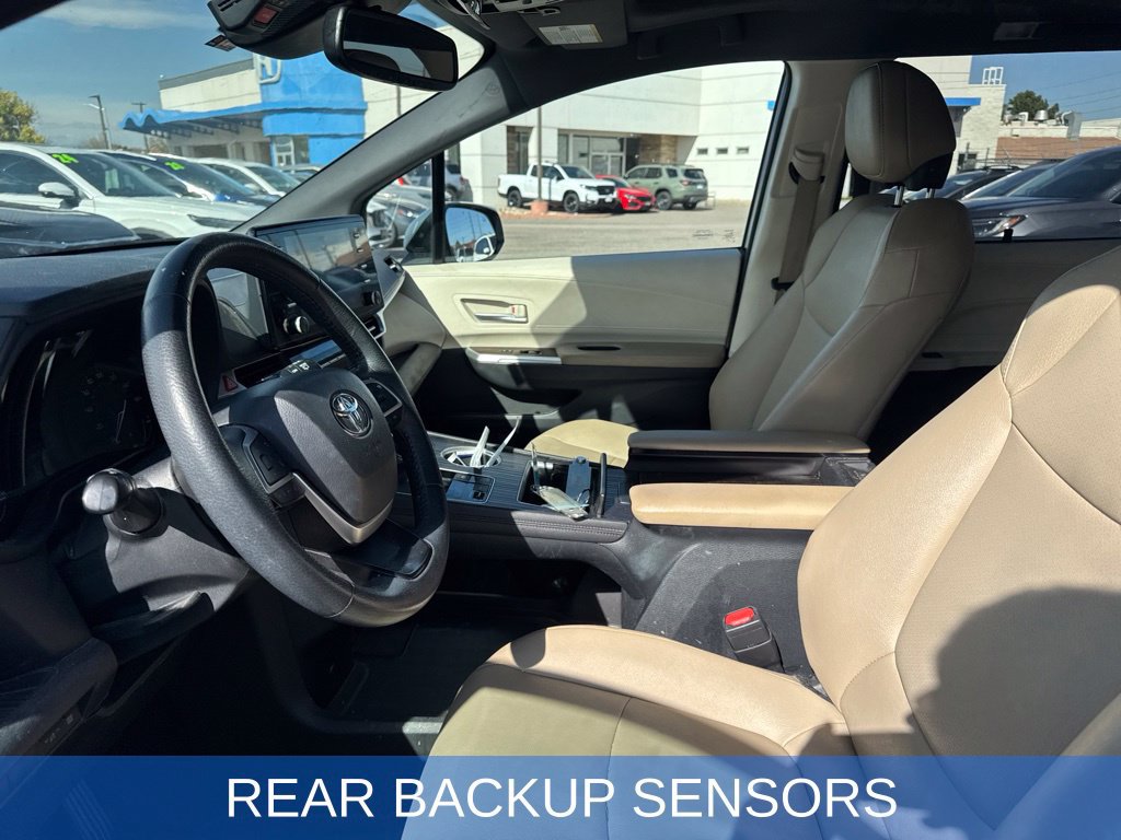 Used 2023 Toyota Sienna XLE FWD image 22