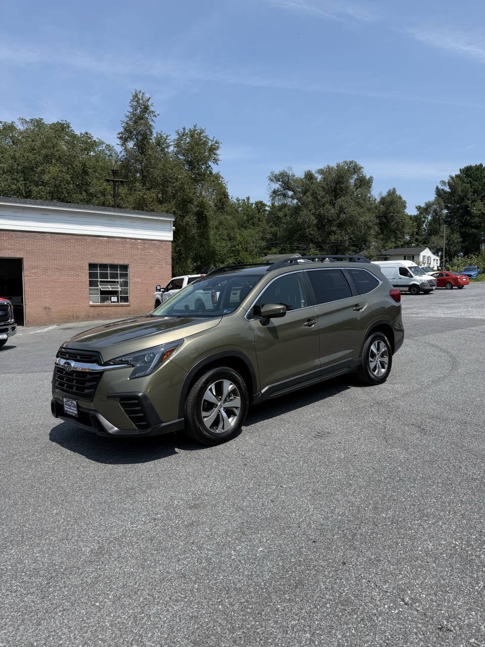Used 2023 Subaru Ascent Premium w/ Convenience Package AWD/4WD image 1