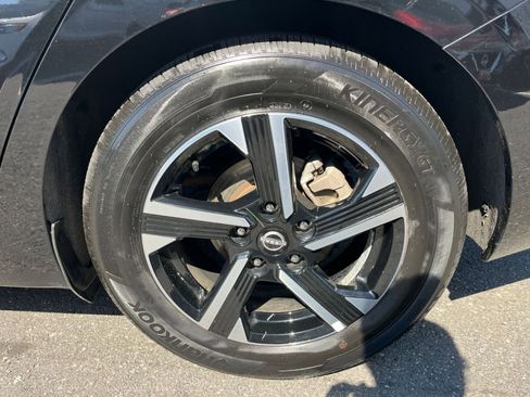 Used 2025 Nissan Sentra SV FWD image 29