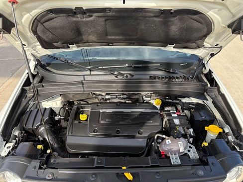 Used 2015 Jeep Renegade Latitude w/ Cold Weather Group II image 22