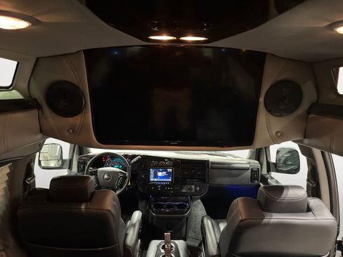 Used 2024 Chevrolet Express 2500 image 11