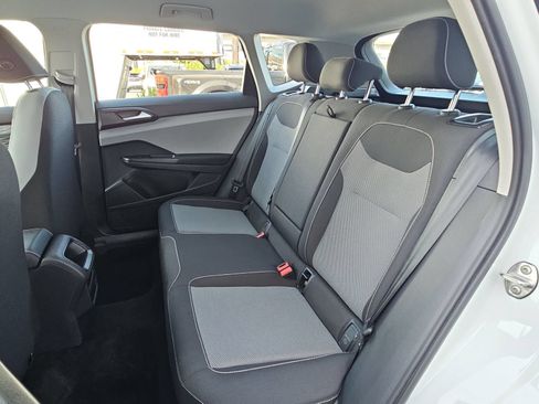Used 2023 Volkswagen Taos S FWD image 13