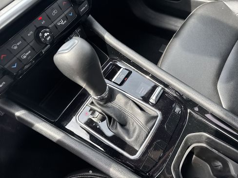 Used 2025 Jeep Compass Limited AWD/4WD image 24