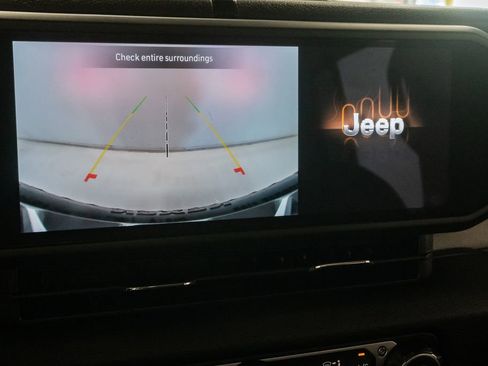 Used 2024 Jeep Wrangler Unlimited Sport AWD/4WD image 21