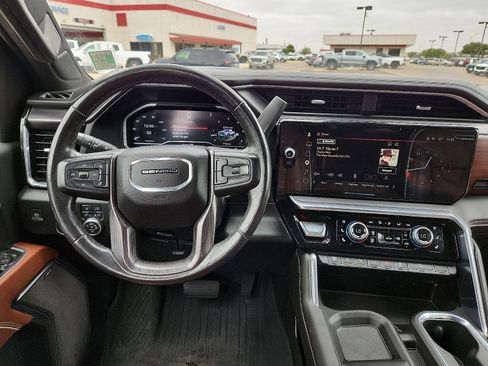 Used 2024 GMC Sierra 2500 Denali Ultimate AWD/4WD image 12