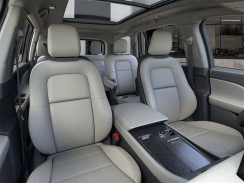 New 2026 Lincoln Aviator AWD image 10