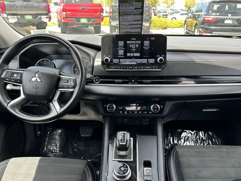 Used 2024 Mitsubishi Outlander SE AWD/4WD image 20
