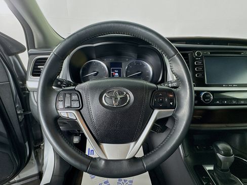 Used 2016 Toyota Highlander XLE AWD/4WD image 11