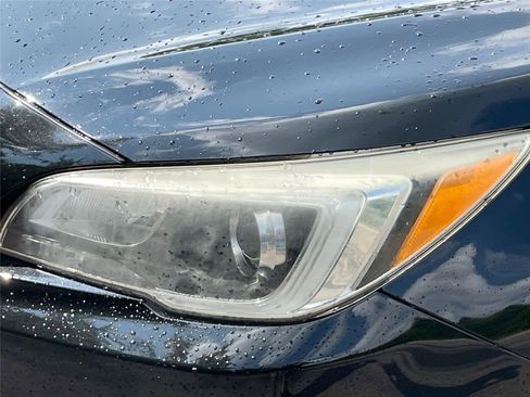 Used 2017 Subaru Legacy 2.5i Sport AWD/4WD image 9