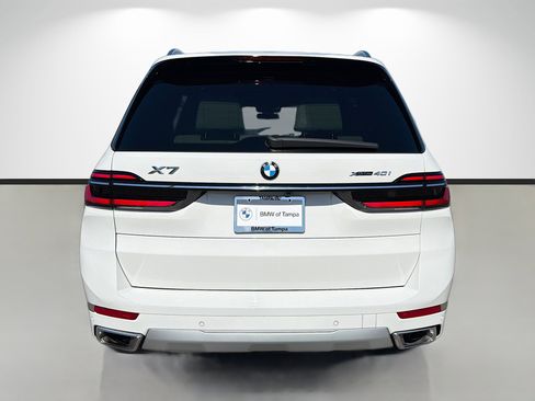 Used 2023 BMW X7 xDrive40i w/ Premium Package image 4