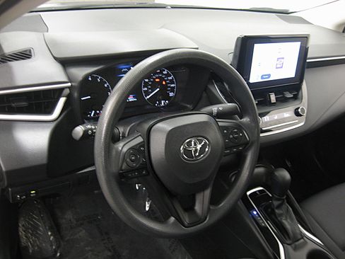 Used 2023 Toyota Corolla LE image 9