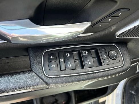 Used 2023 RAM 1500 Laramie AWD/4WD image 16