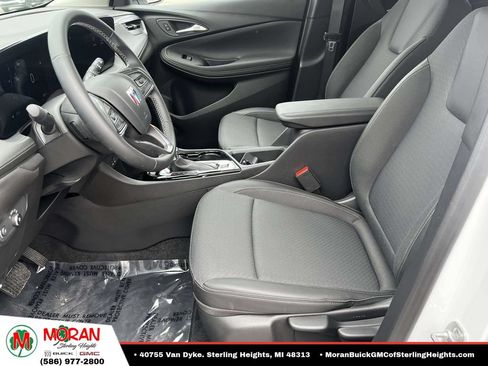 Certified 2025 Buick Encore GX Preferred FWD image 17