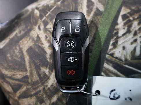 Used 2016 Ford F150 Lariat image 28