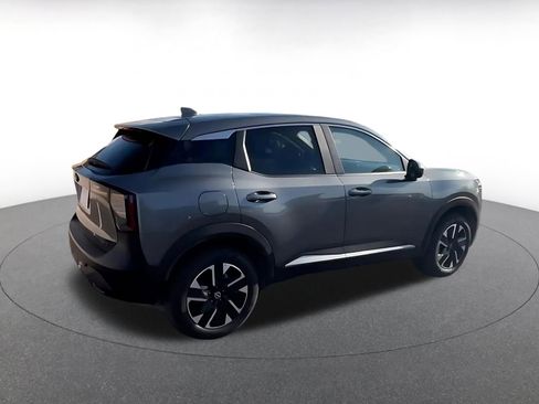 Used 2025 Nissan Kicks SV image 14