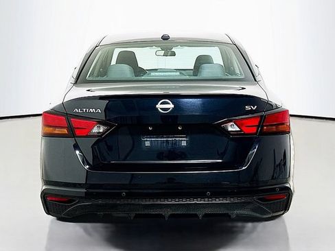 Used 2024 Nissan Altima 2.5 SV FWD image 6
