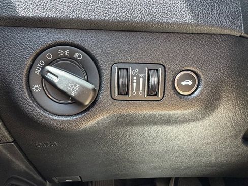 Used 2023 Dodge Charger SXT w/ Blacktop Package AWD/4WD image 25