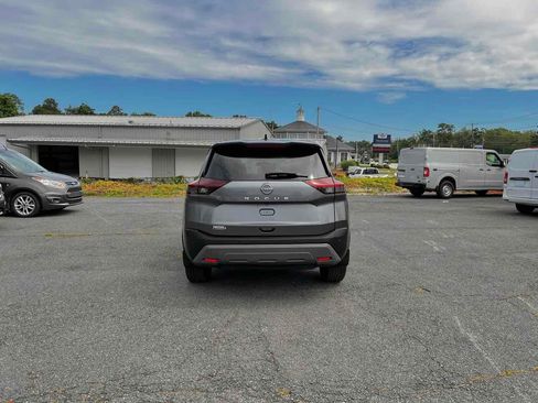 Used 2023 Nissan Rogue S image 6