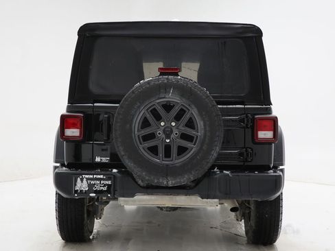 Used 2024 Jeep Wrangler Sport S image 7