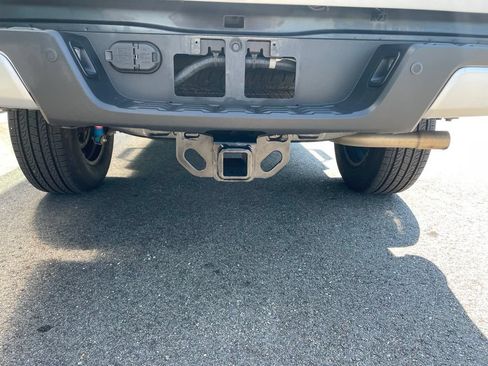 Used 2022 Toyota Tacoma TRD Sport w/ TRD Premium Sport Package AWD/4WD image 5