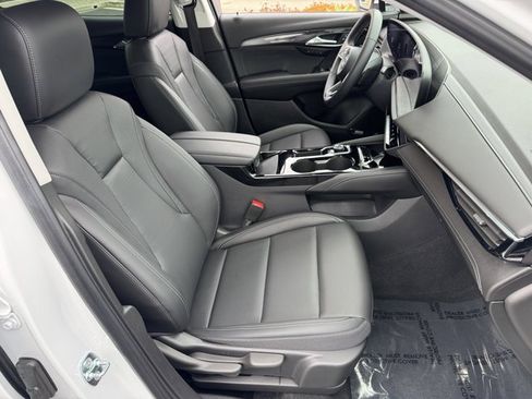 Used 2024 Buick Envision Preferred image 6