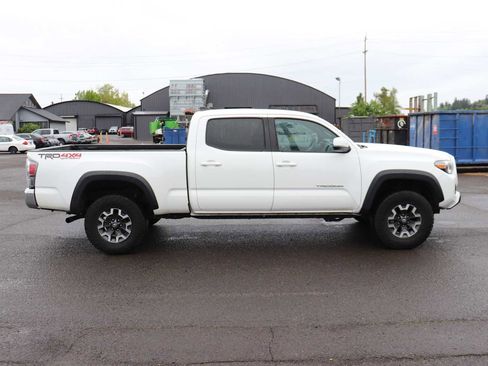 Used 2021 Toyota Tacoma TRD Off-Road AWD/4WD image 4