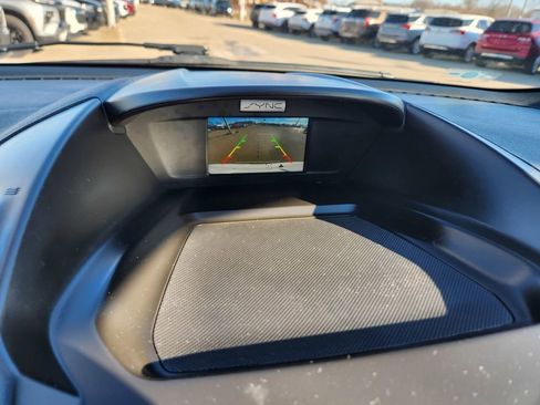 Used 2018 Ford Escape SE w/ Ford Safe & Smart Package image 9