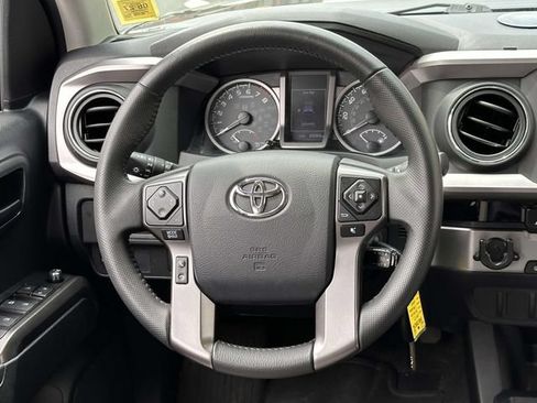 Used 2017 Toyota Tacoma SR5 w/ Tow Package RWD image 23