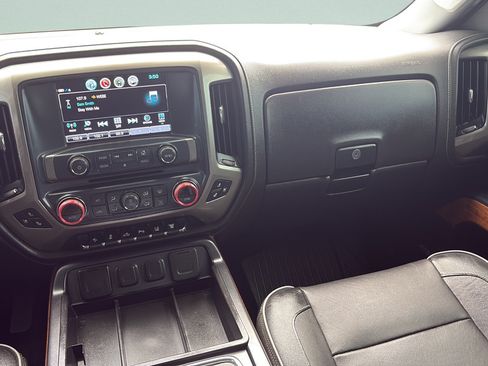 Used 2019 Chevrolet Silverado 2500 High Country w/ Duramax Plus Package AWD/4WD image 15