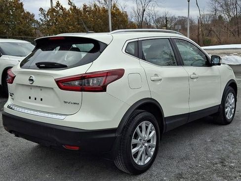 Used 2022 Nissan Rogue Sport SV w/ Technology Package image 6