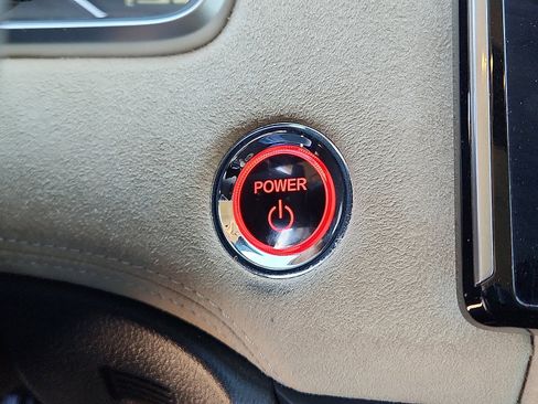 Used 2018 Honda Clarity Touring image 16