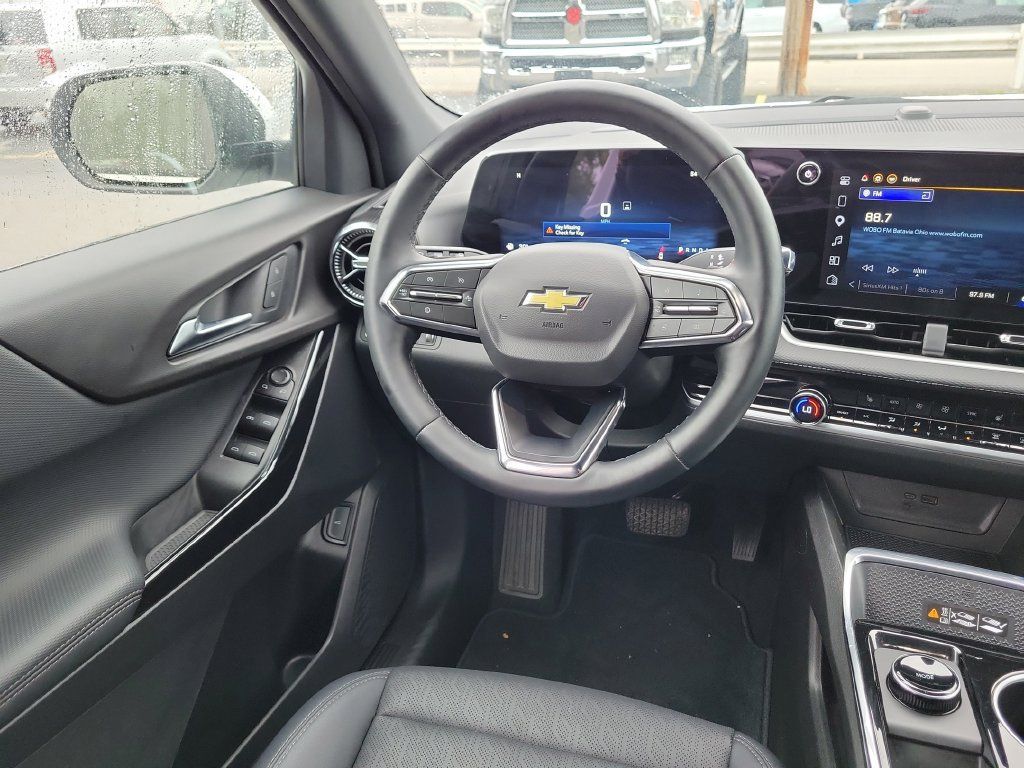 Used 2026 Chevrolet Equinox LT w/ Convenience Package II AWD/4WD image 14