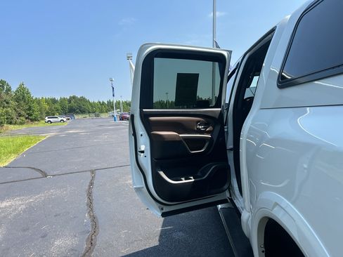 Used 2021 Nissan Titan Platinum Reserve w/ Moonroof Package AWD/4WD image 20