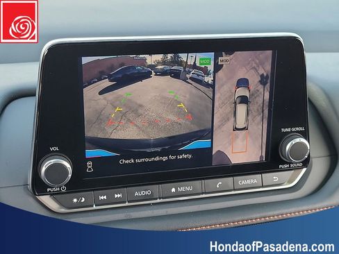 Used 2025 Nissan Rogue SV image 16