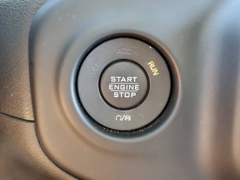 Used 2018 Jeep Wrangler Unlimited Sport image 33