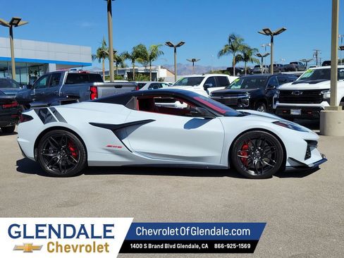 Used 2023 Chevrolet Corvette Z06 w/ Z07 Performance Package image 11