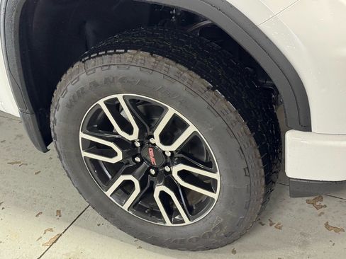 New 2026 GMC Sierra 1500 AT4 w/ Technology Package image 4