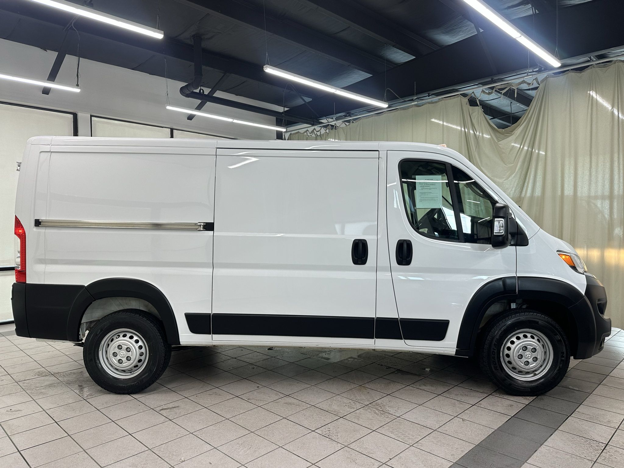 Used 2025 RAM ProMaster 2500 w/ U-Haul Equipment Group FWD image 3