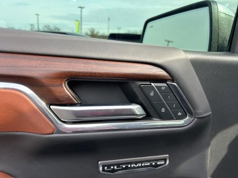 Used 2024 GMC Sierra 1500 Denali Ultimate image 12