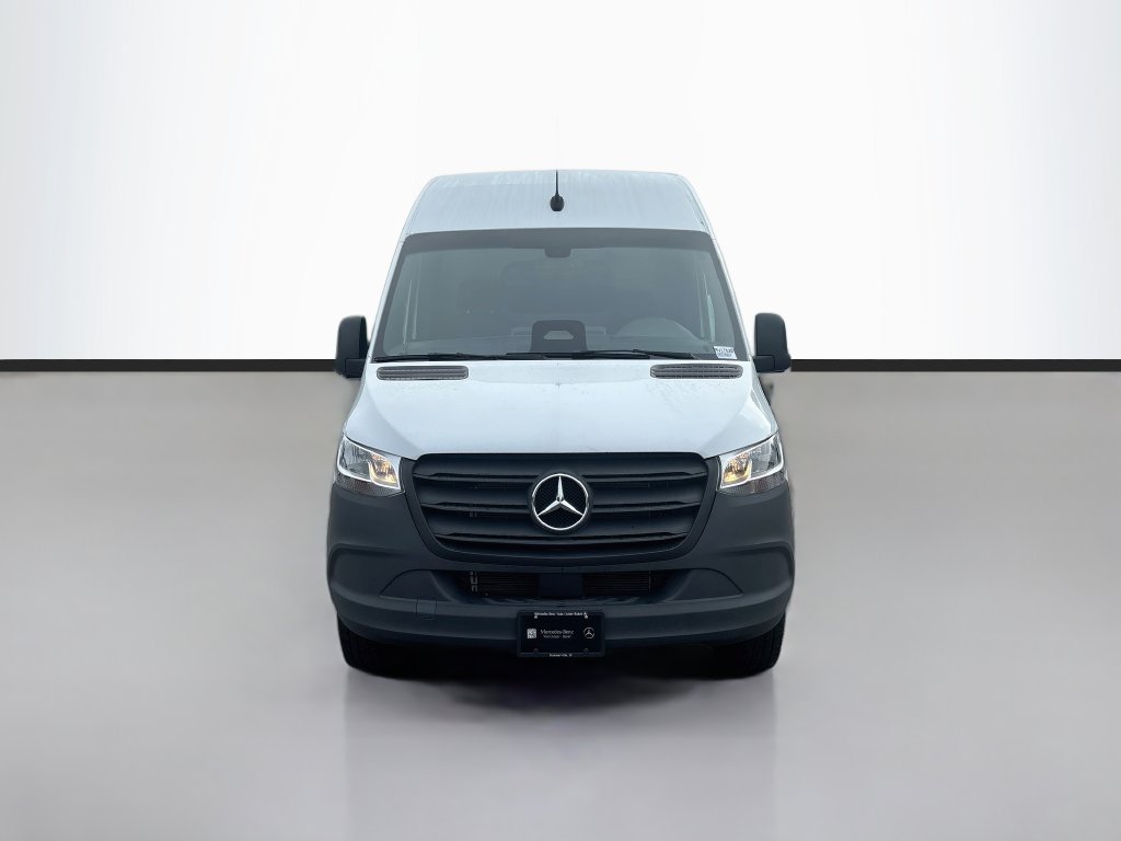 Used 2025 Mercedes-Benz Sprinter 2500 image 3