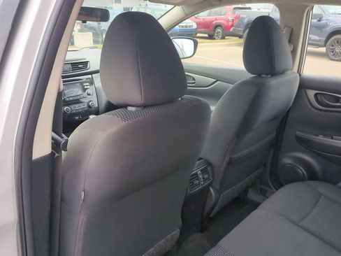 Used 2018 Nissan Rogue Sport S image 17