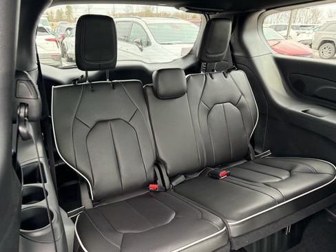 New 2026 Chrysler Pacifica Limited w/ S Appearance Package FWD image 33