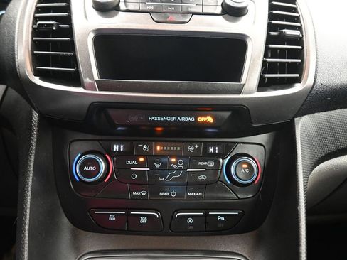 Used 2019 Ford Transit Connect XL image 18