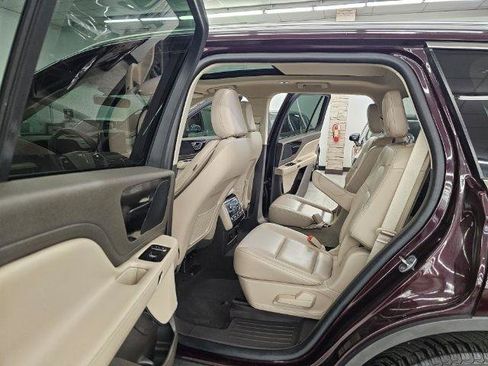 Used 2023 Lincoln Aviator AWD w/ Premium Package image 31