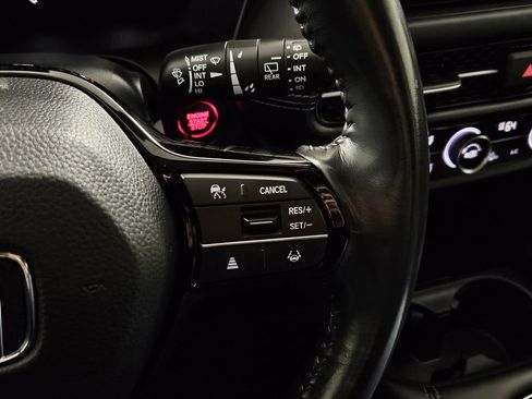 Used 2023 Honda HR-V EX-L image 40