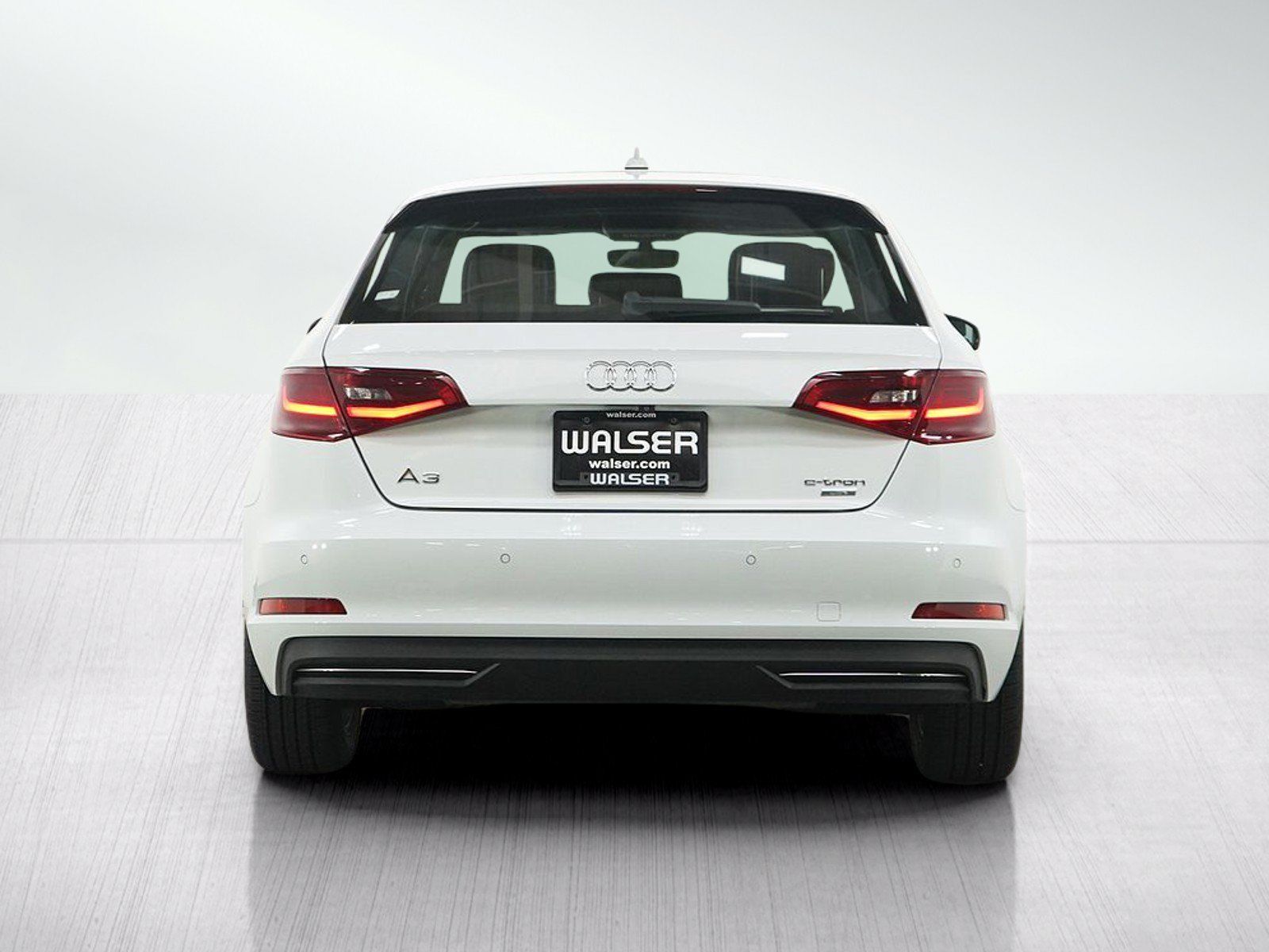 Used 2016 Audi A3 e-tron Premium w/ Audi MMI Navigation Plus FWD image 4