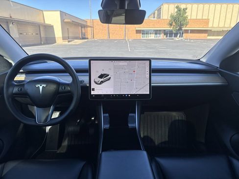Used 2021 Tesla Model Y Long Range AWD/4WD image 16