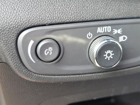 Used 2025 Chevrolet TrailBlazer LT image 29