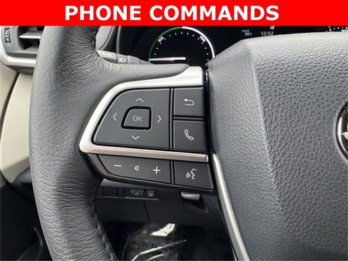 Certified 2023 Toyota Sienna XLE image 30