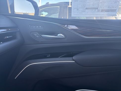 Certified 2024 Cadillac Escalade Premium Luxury w/ Performance Package image 21